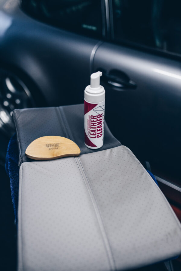 Q²M Leather Set Strong