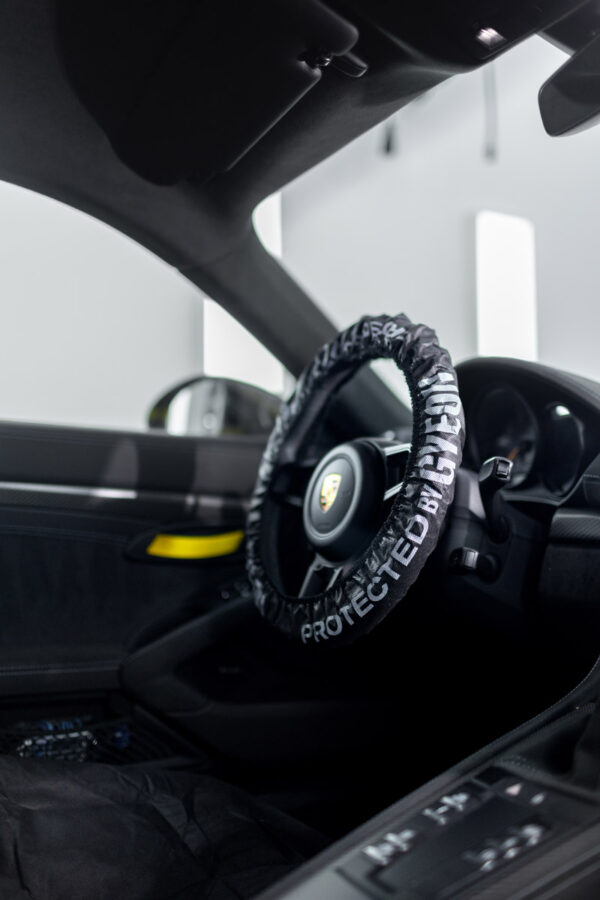 Q²M Steering WheelCover